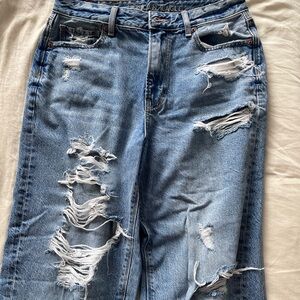 Distressed American Eagle Mom Jean with rolled ankle